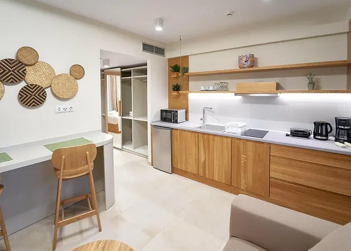 Celine's Rose Aparthotel